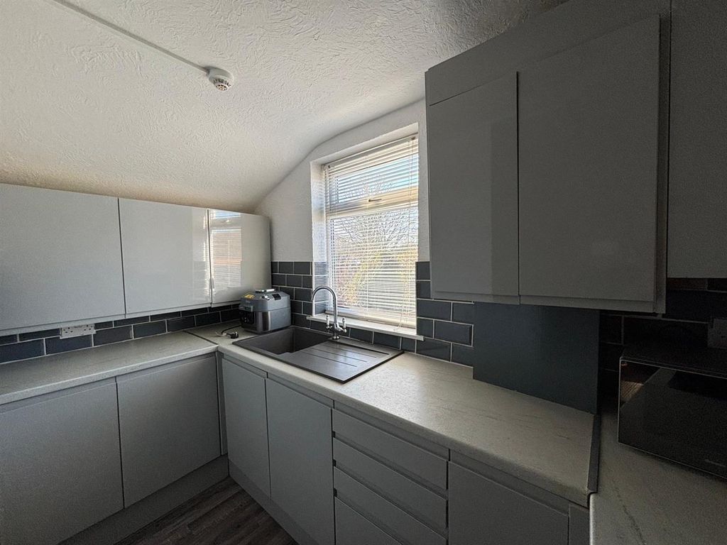 Property photo 3 of 13 Kitchen
