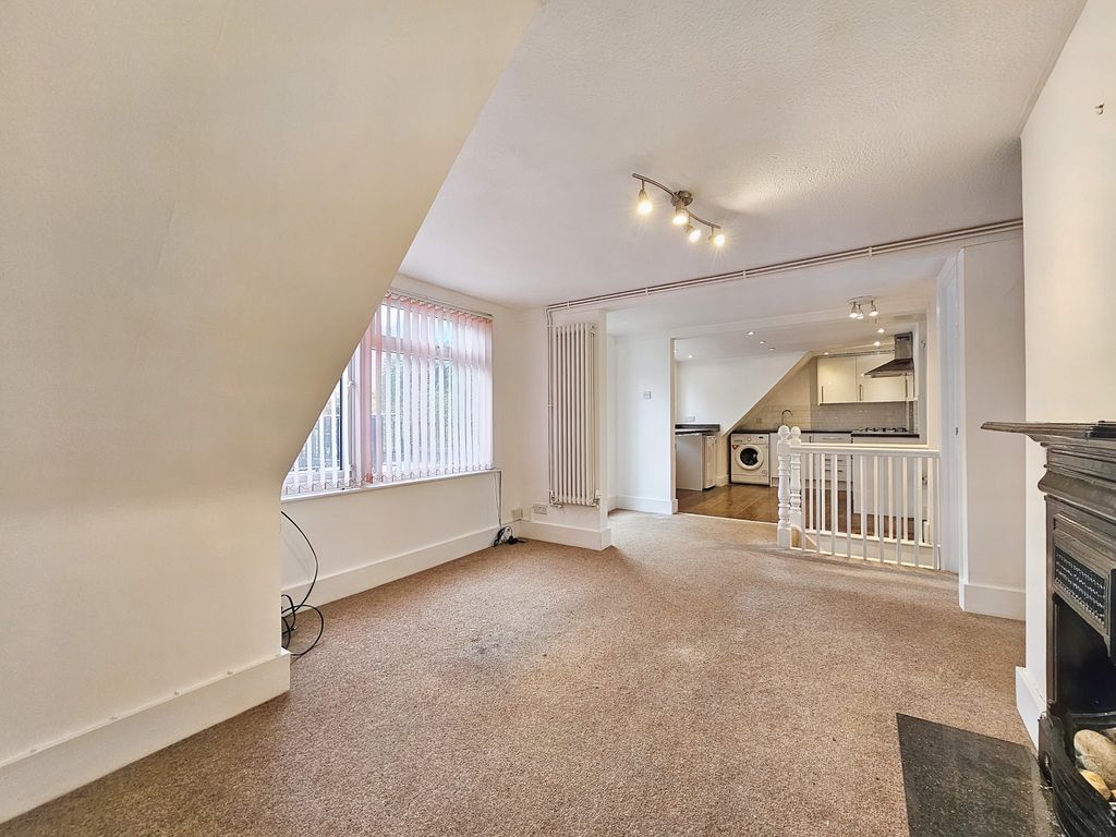 Property photo 3 of 11 Living Room