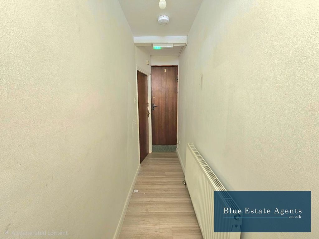 Property photo 2 of 23 Hallway