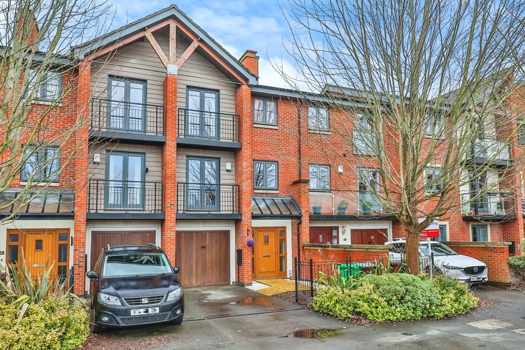 Property photo 1 of 19