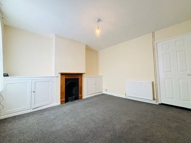 Property photo 3 of 9 Lounge