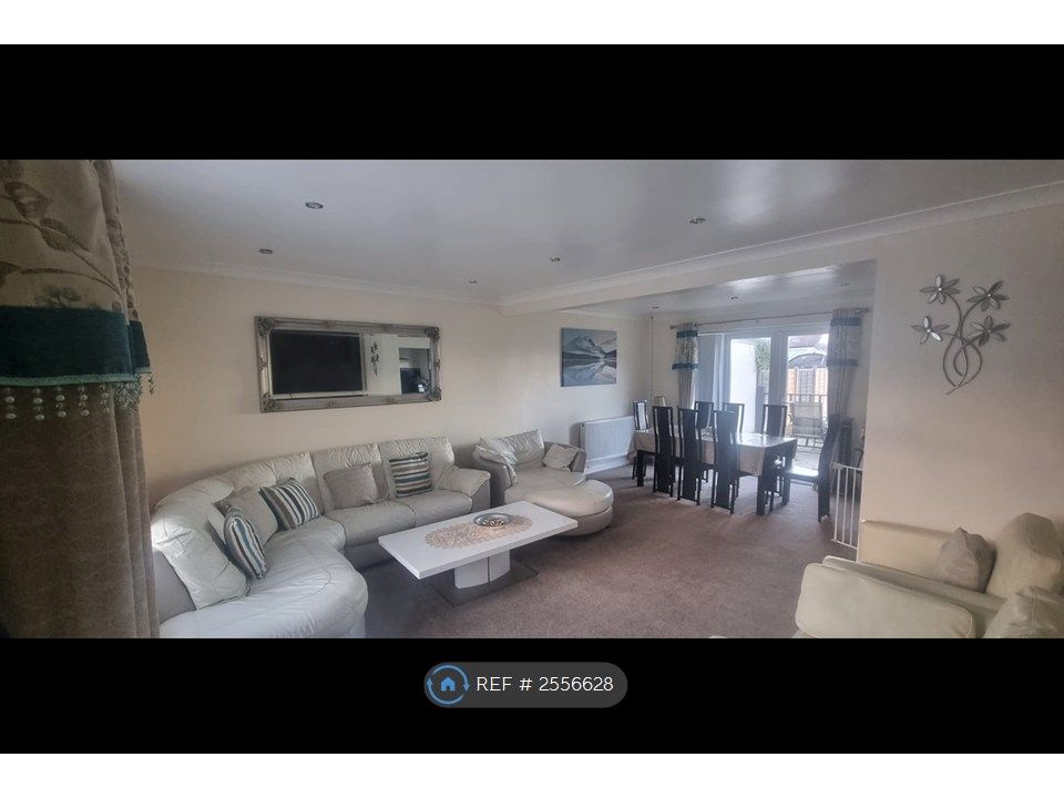 Property photo 2 of 19 Lounge/Dinner