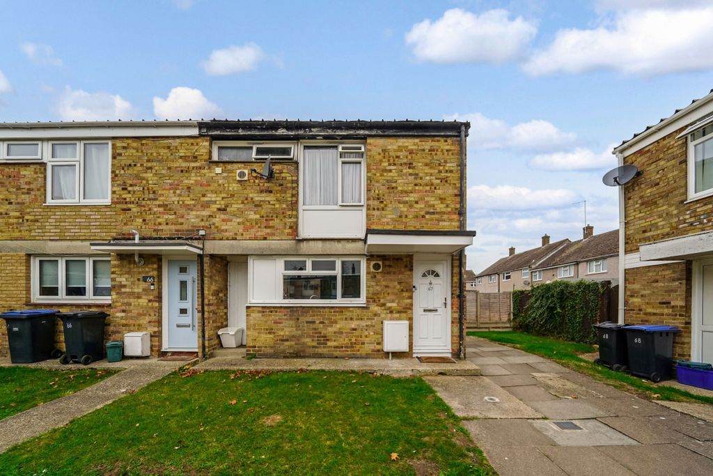 Property photo 2 of 28