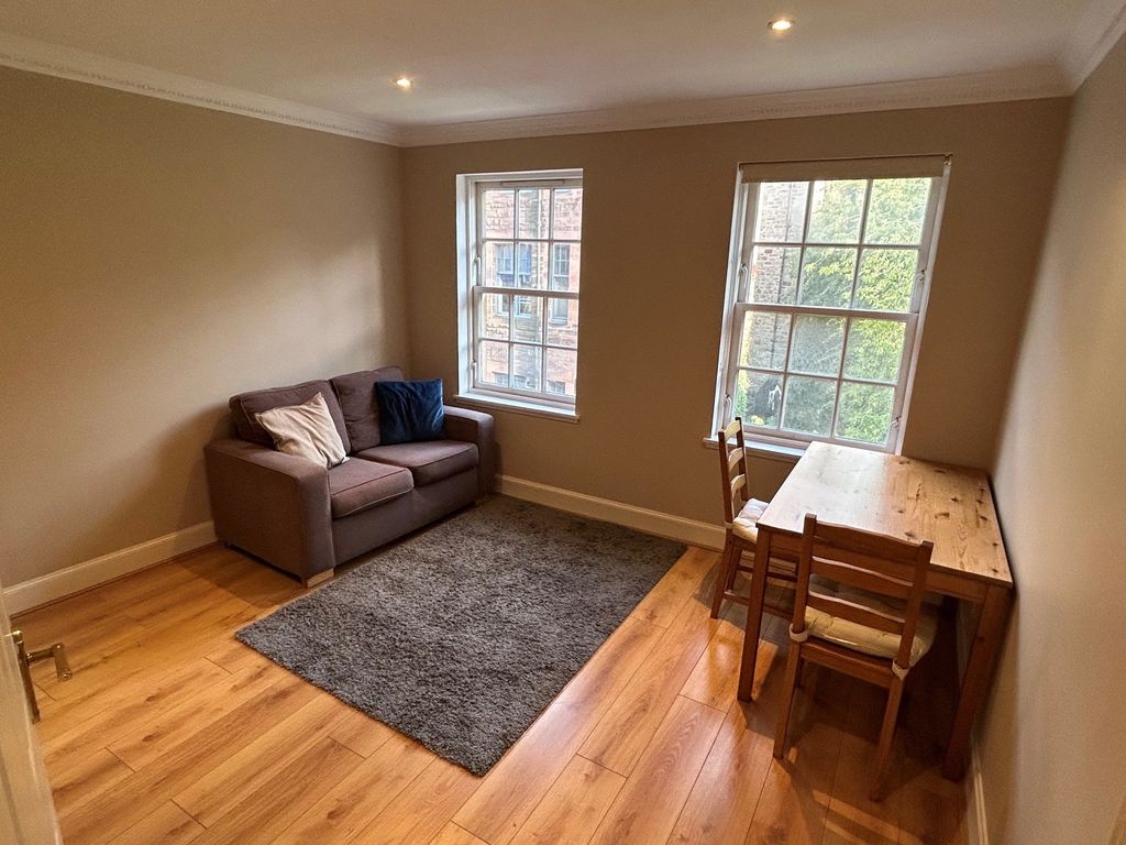 Property photo 2 of 10 Living Room