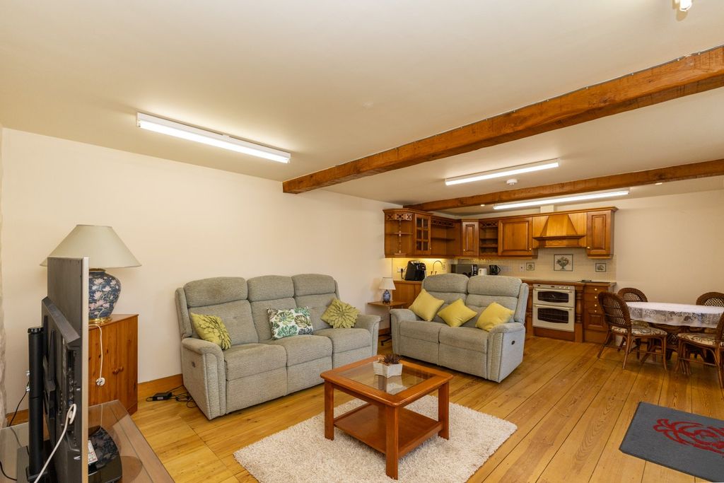 Property photo 2 of 11 Picture No. 07