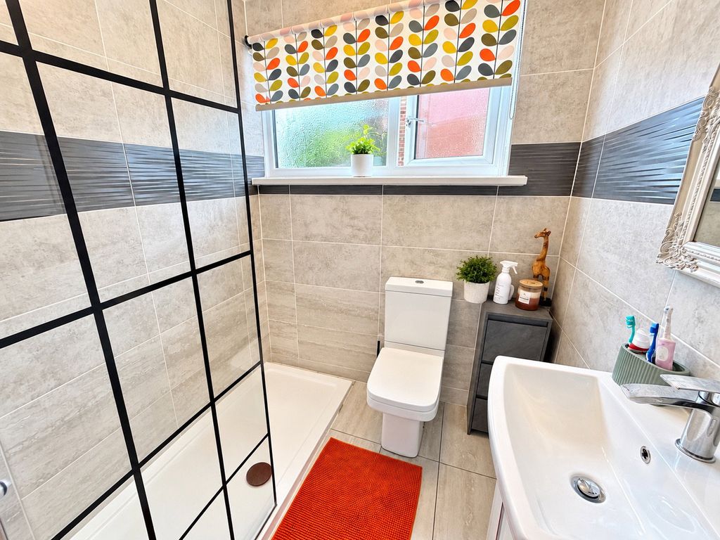 Property photo 3 of 28