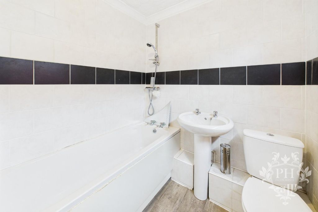 Property photo 3 of 8 Cam02002G0-Pr0163-Still005.Jpg