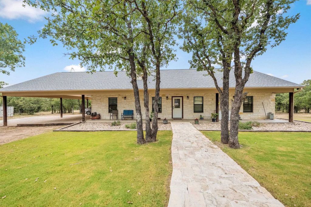 Property photo 1 of 31