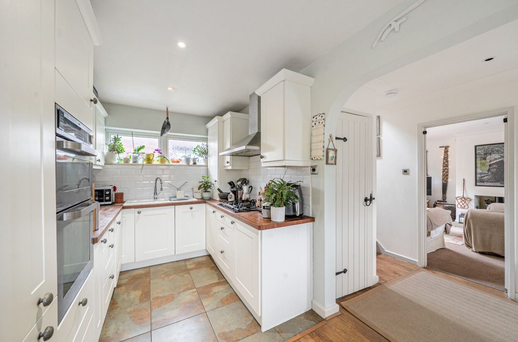 Property photo 2 of 16 Kitchen