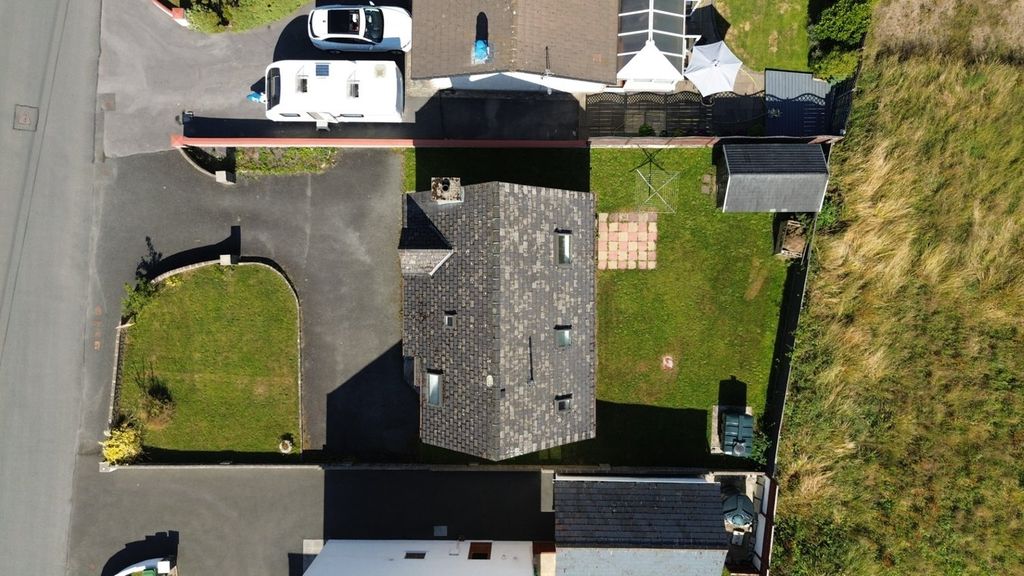 Property photo 2 of 33