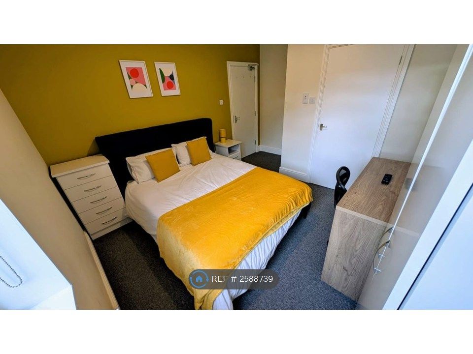 Property photo 2 of 14 Room 5