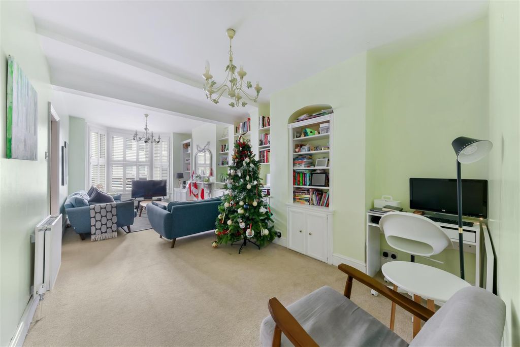 Property photo 2 of 11 8.Jpg