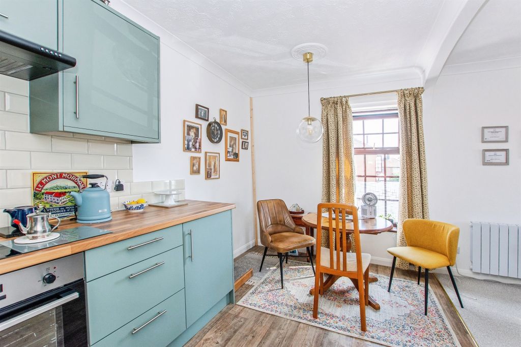 Property photo 3 of 13