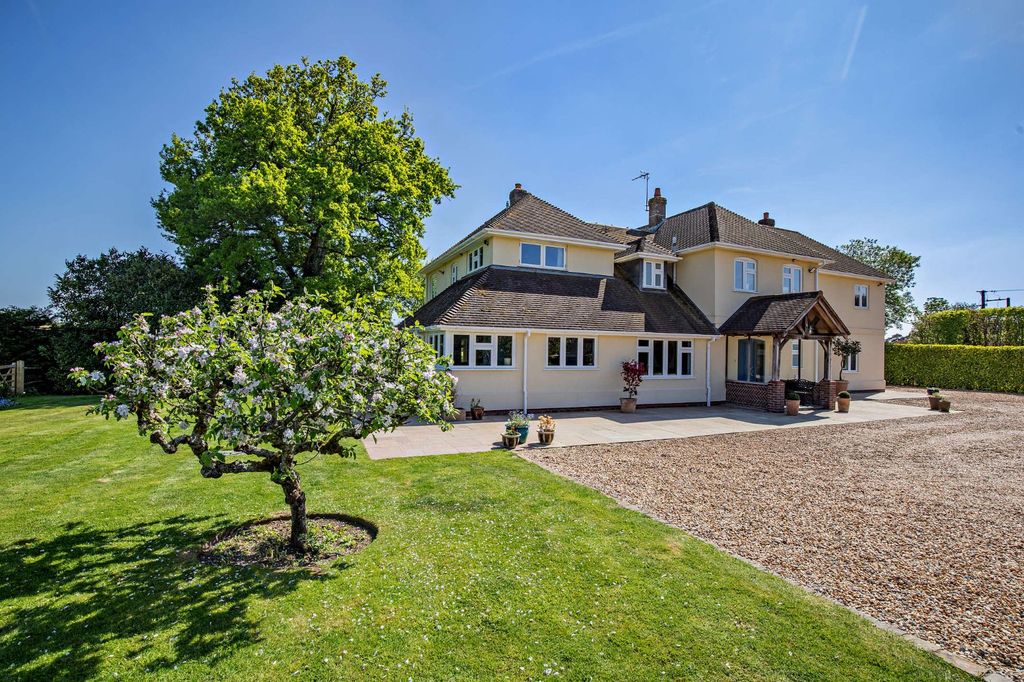 Additional image 12 of 6 bed detached house for saleHewshott Lane, Liphook, Hampshire GU30