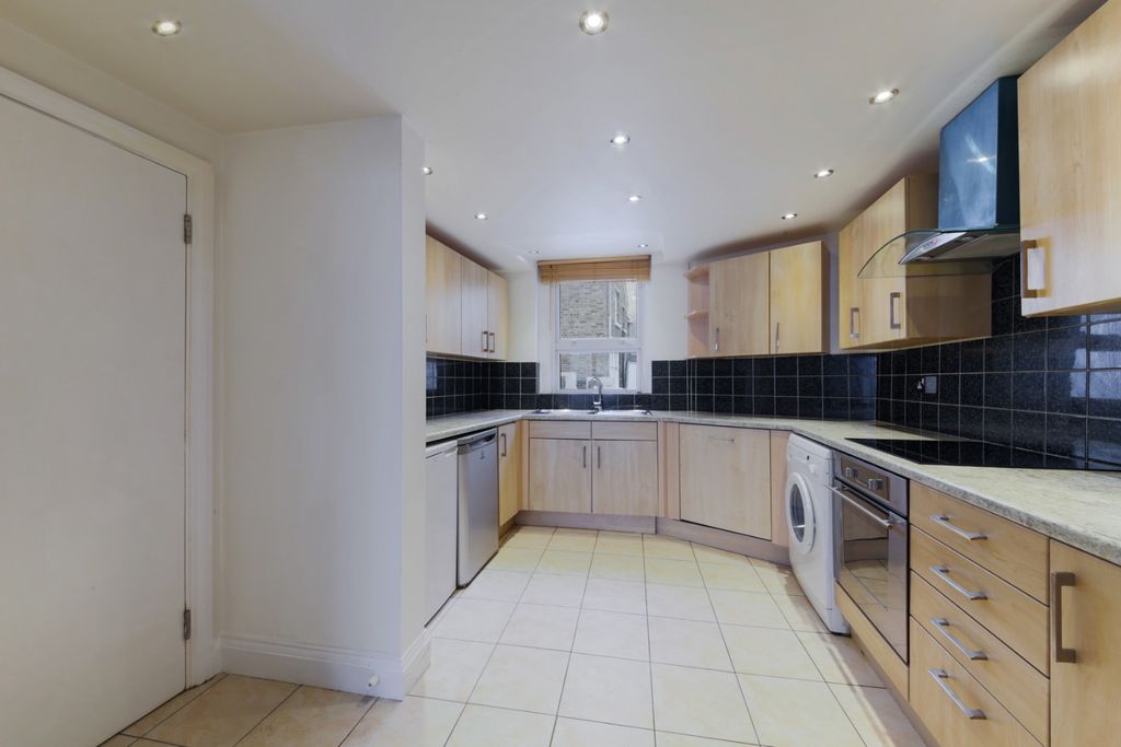 Property photo 3 of 11 966006