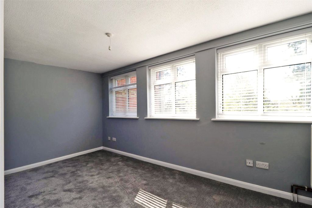 Property photo 3 of 10 Picture No. 04