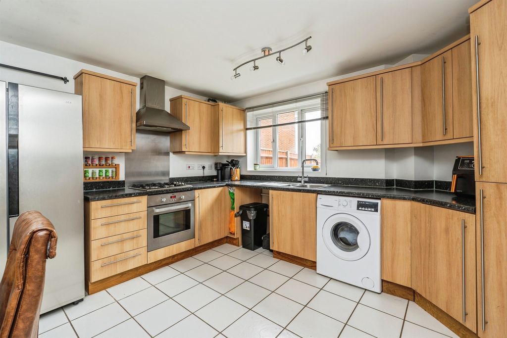 Property photo 2 of 17