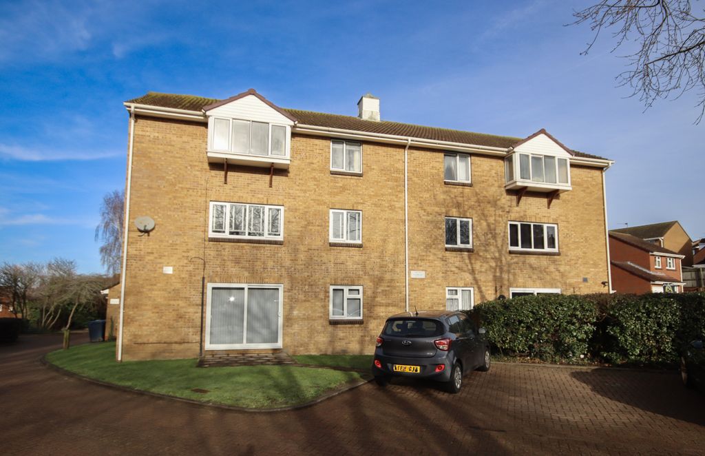 Property photo 1 of 8 2 Bed Flat For Sale In Sittingbourne, Ideal Investment Opportunity, Immediate Rental Income!