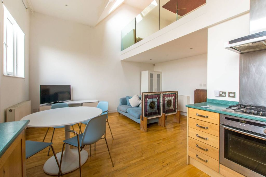 Property photo 1 of 8