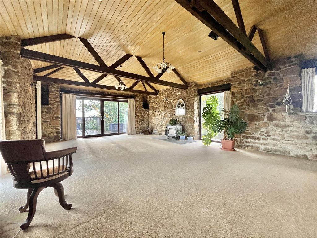 Property photo 2 of 25 20251029_124305839_Ios.Jpg