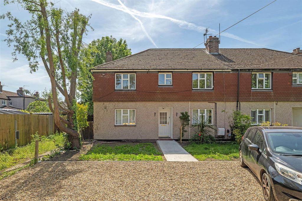 Property photo 1 of 13 Magpie Hall Close, Br2 8Jq25-Hdr.Jpg