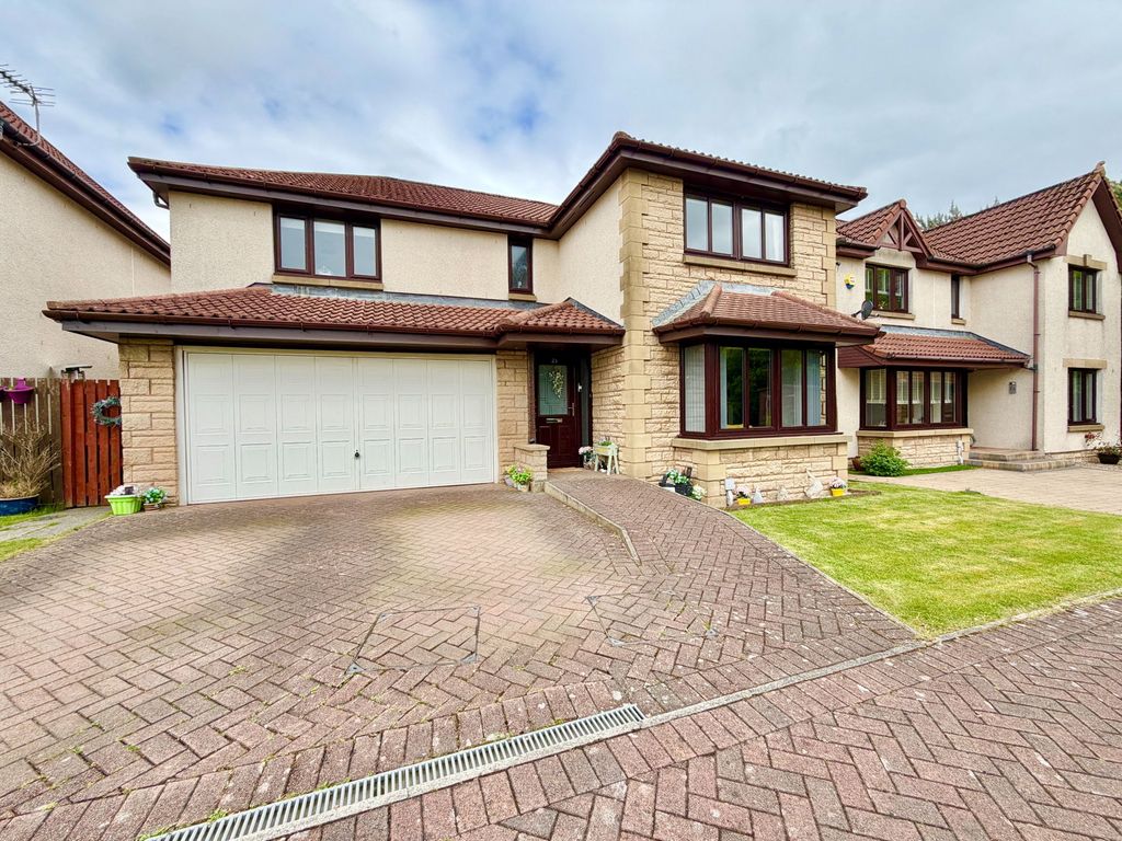 Property photo 1 of 42