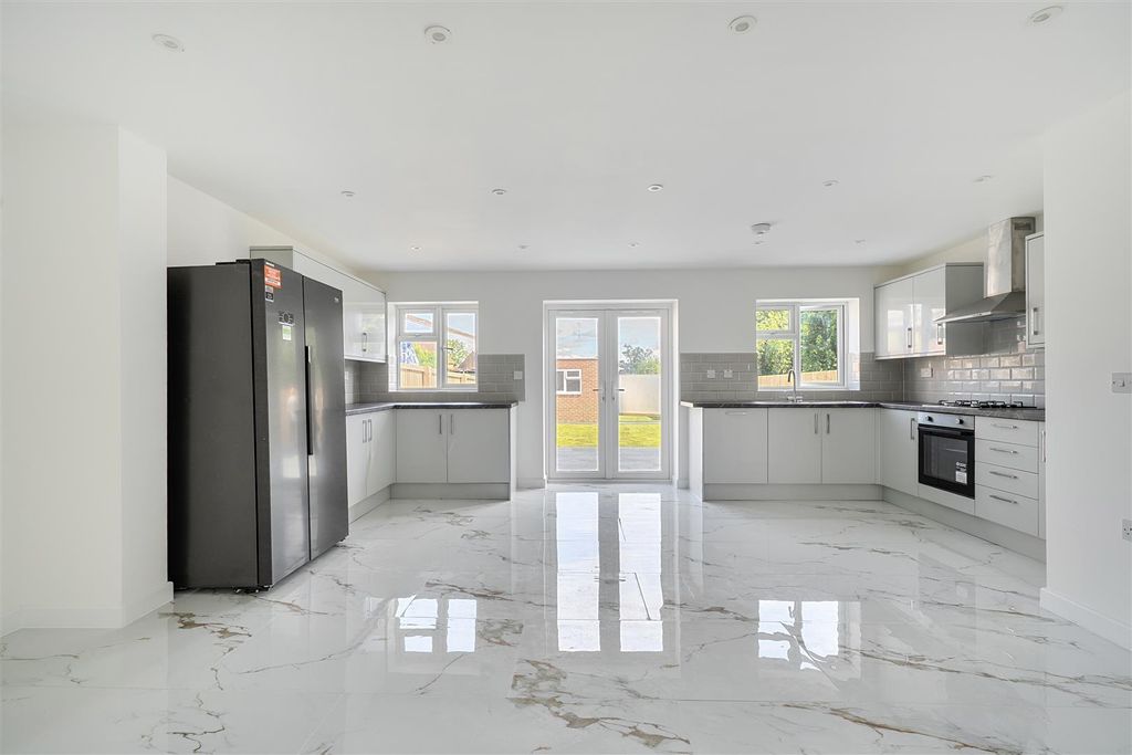 Property photo 3 of 18 1484409 (13).Jpg