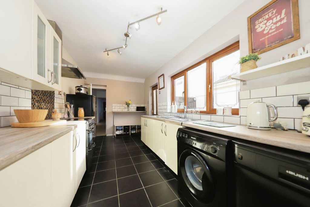 Property photo 2 of 19 Photography