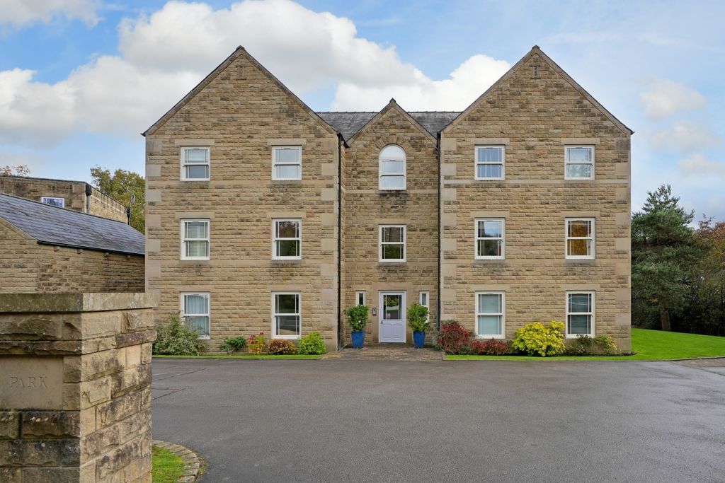 Property photo 1 of 20 Front External