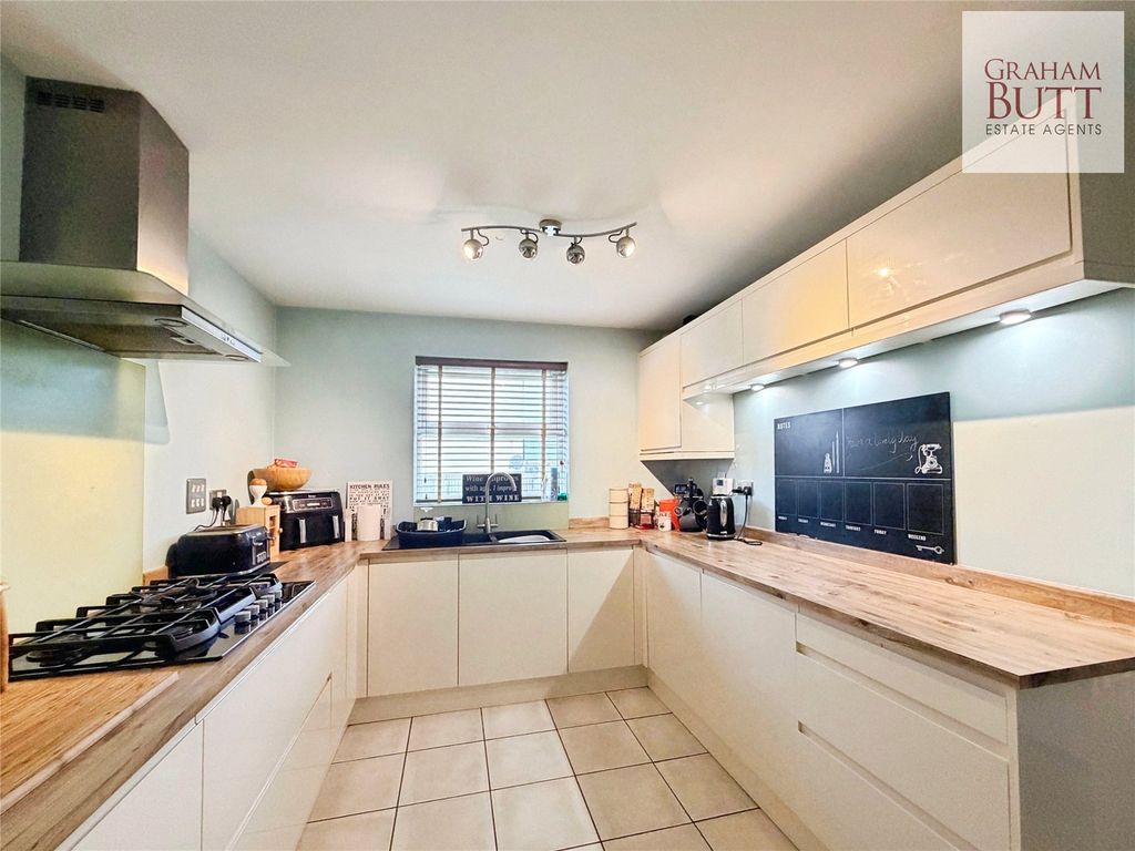 Property photo 3 of 20 Picture No. 30