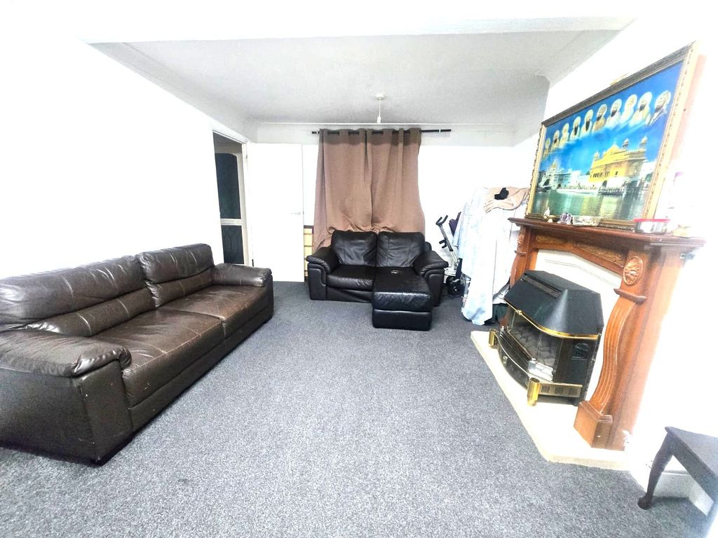 Property photo 2 of 5