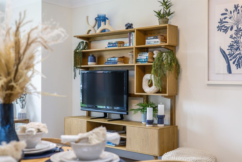 Property photo 2 of 26