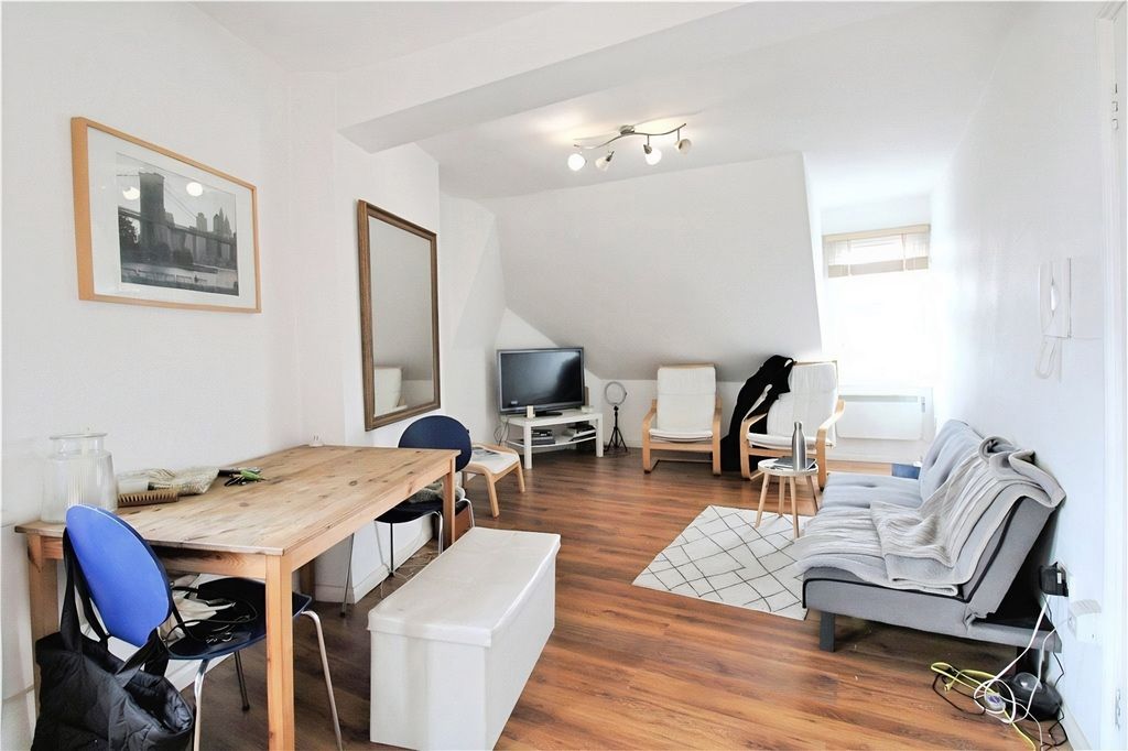 Property photo 2 of 8 Pbox-Img.Jpg