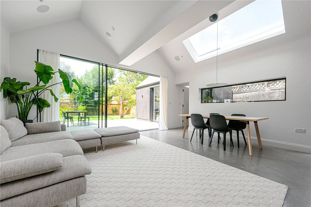 Property photo 1 of 27 Picture No. 61