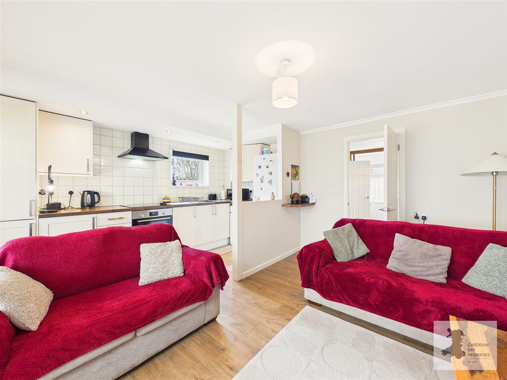 Property photo 2 of 29 Lounge/Kitchen