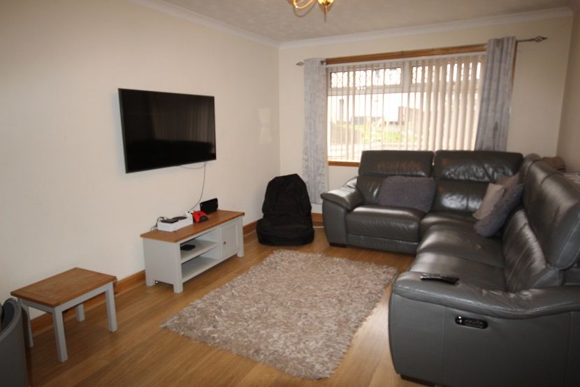 Property photo 2 of 15 Lounge