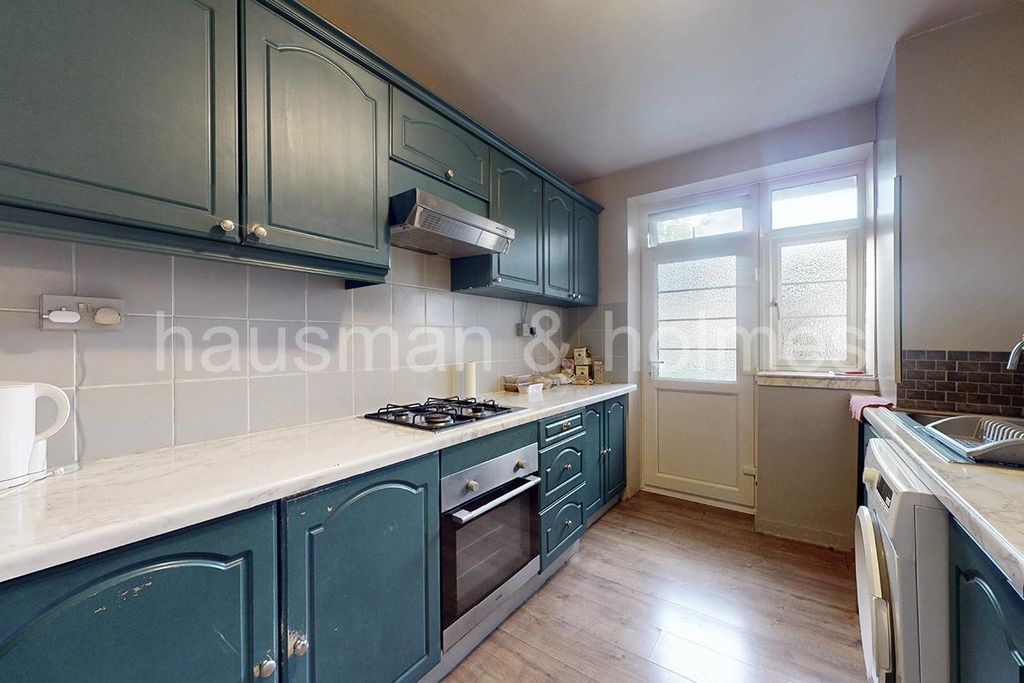 Property photo 3 of 11 W04.Jpg