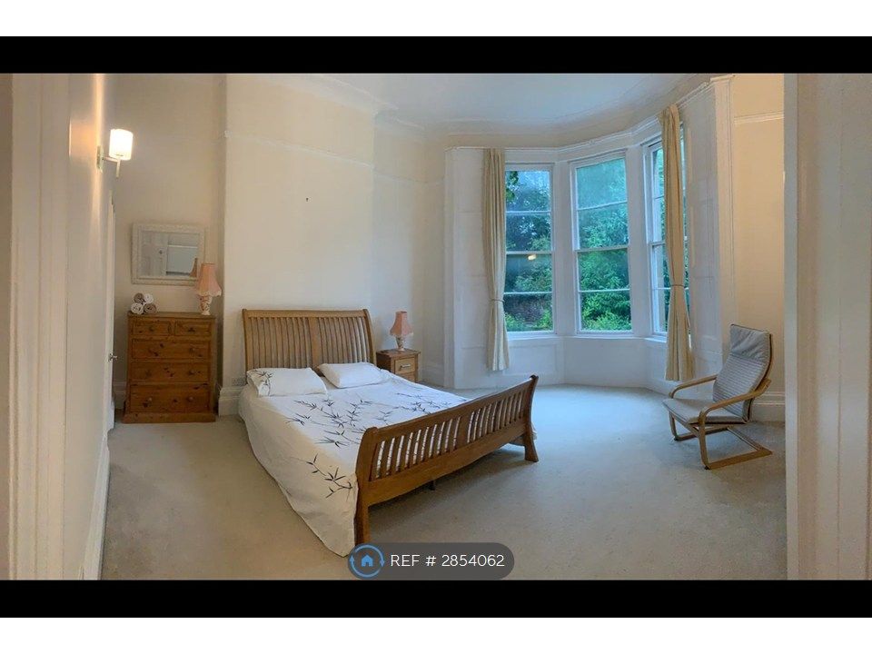 Property photo 3 of 7 Ensuite Bedroom