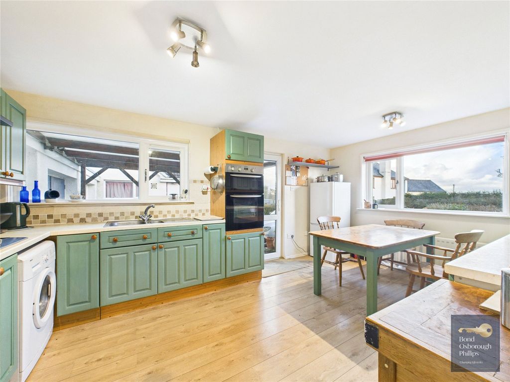 Property photo 2 of 24 Picture No. 17