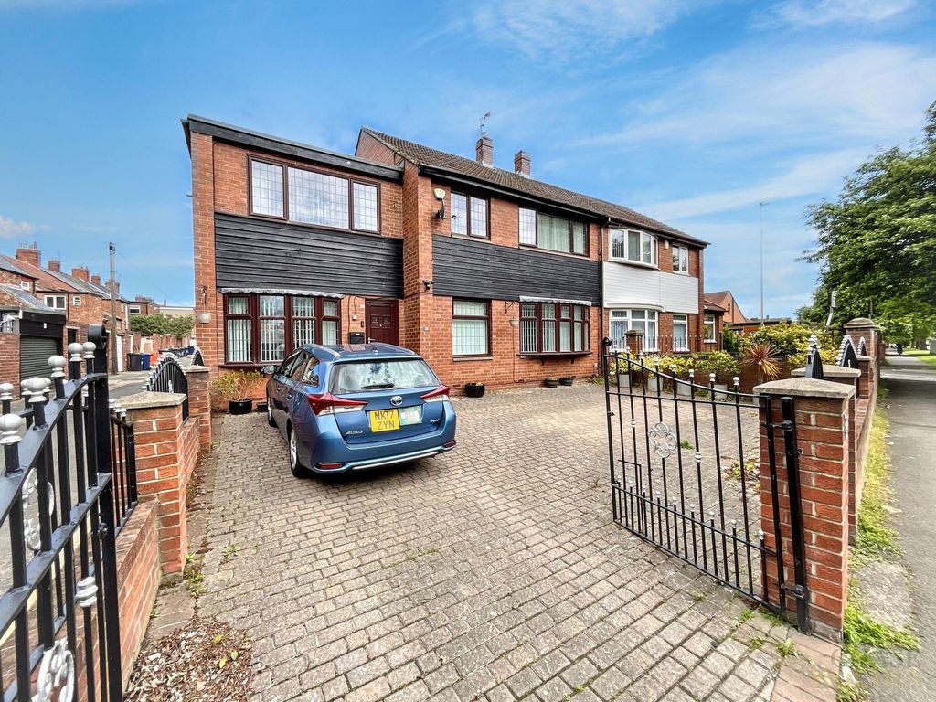 Property photo 1 of 35