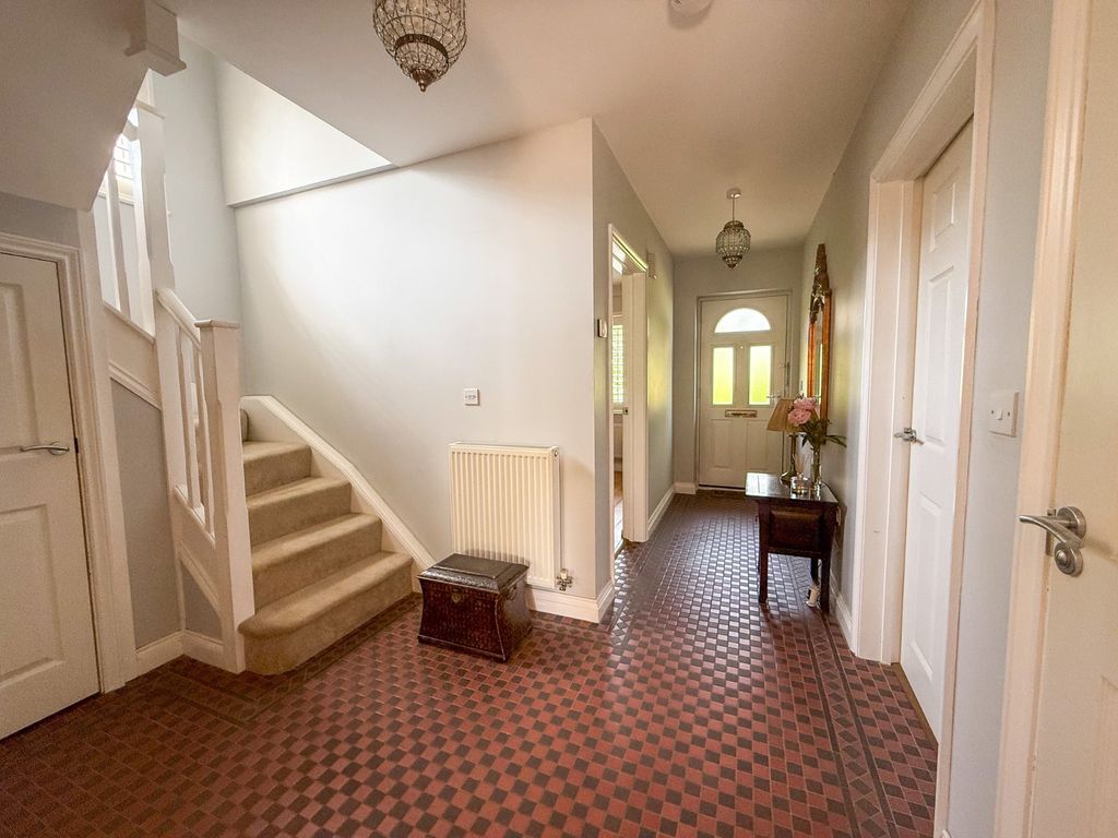 Property photo 2 of 24 Hallway