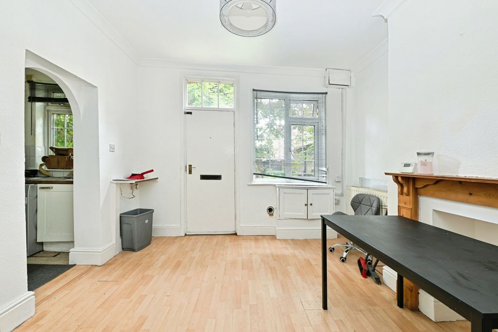 Property photo 3 of 15 Pbox-Img.Jpg