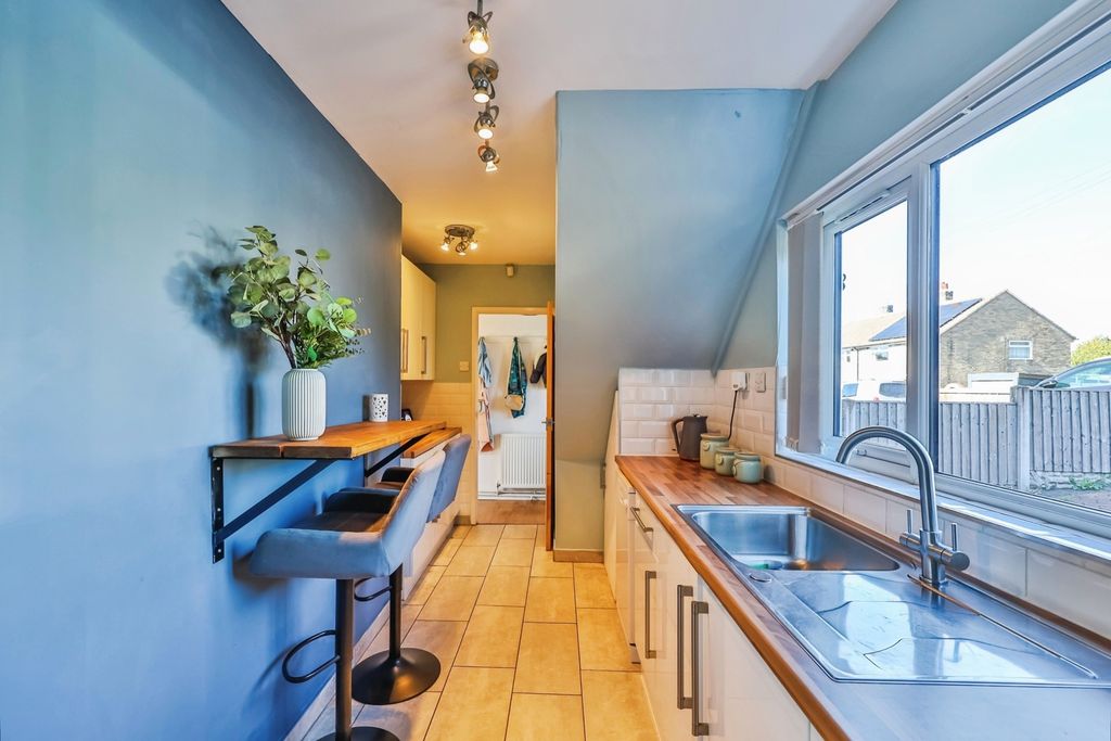 Property photo 3 of 17 Pbox-Img.Jpg