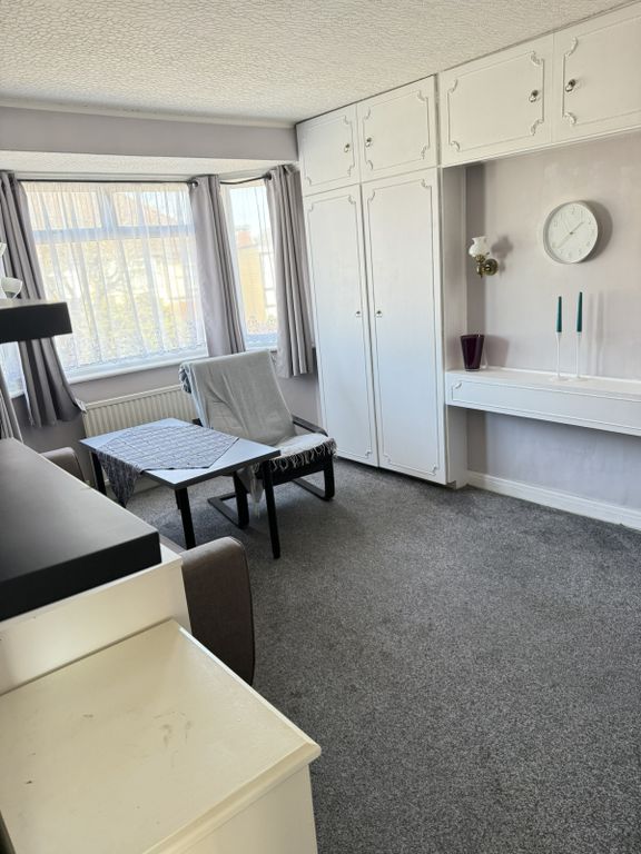 Property photo 2 of 6 Gallery