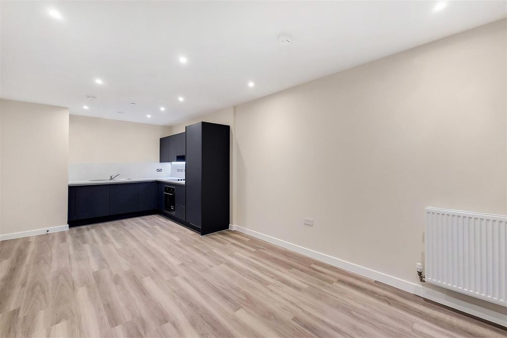 Property photo 2 of 12 4_Kitchen-Reception-2.Jpg