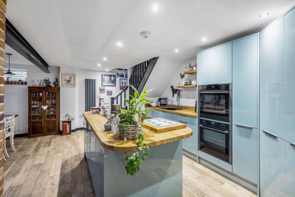 Property photo 2 of 23 Flat 6 9 Cross O'cliff Hill-13