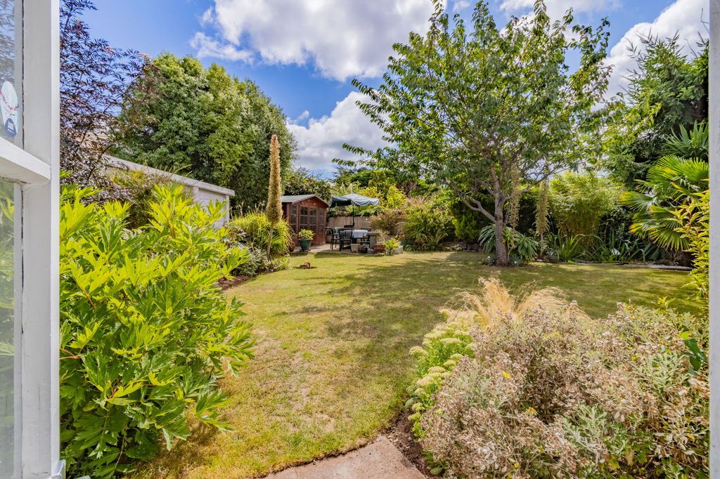 Property photo 3 of 46