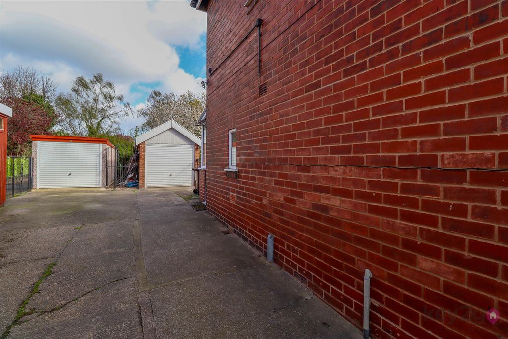 Property photo 2 of 23 Img_8105.Jpg