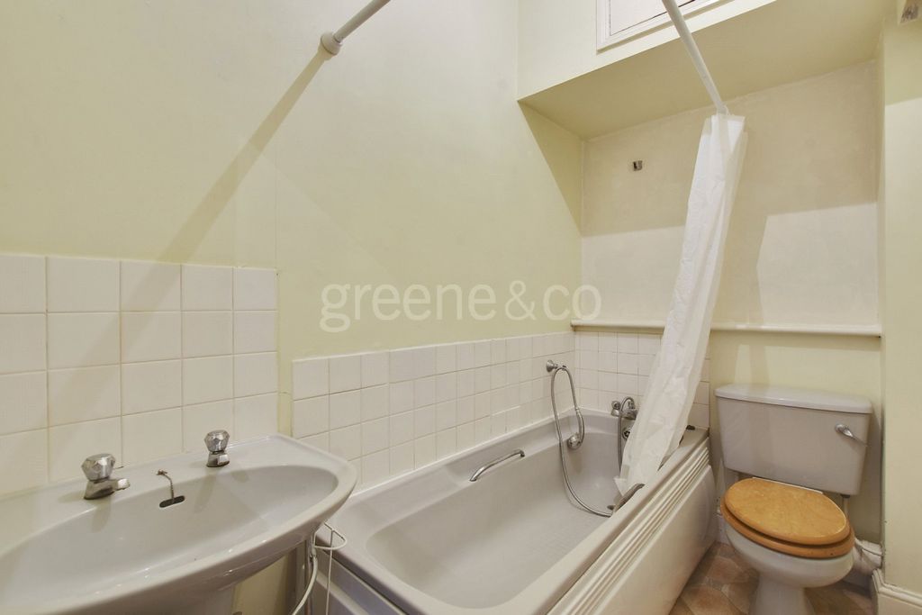 Property photo 2 of 7 P2