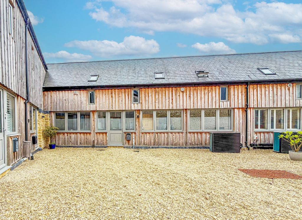 Property photo 1 of 24 5167331